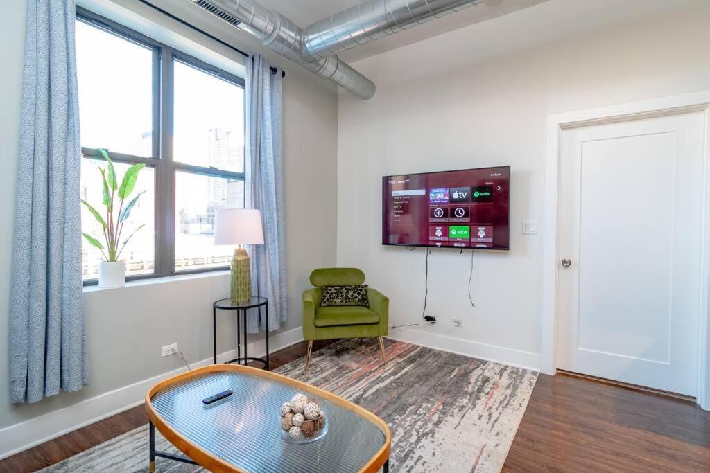 Mccormick Place 3br And 2ba With Optional Parking , Sleeps 8 *