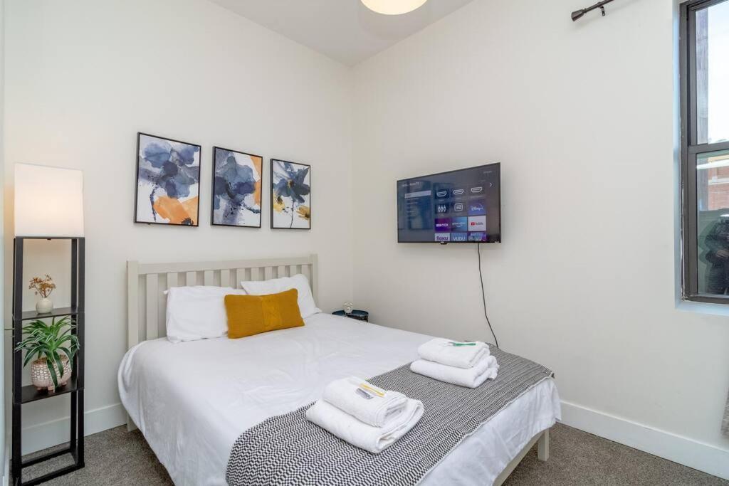 Mccormick Place Charming 3br With Optional Parking Sleeps 8 Guests Near Soldier Field And Lakefront Trail *