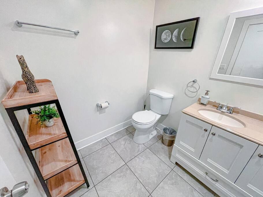 Mccormick Place 420 Friendly 2br/2ba With Optional Parking For Up To 6 Guests