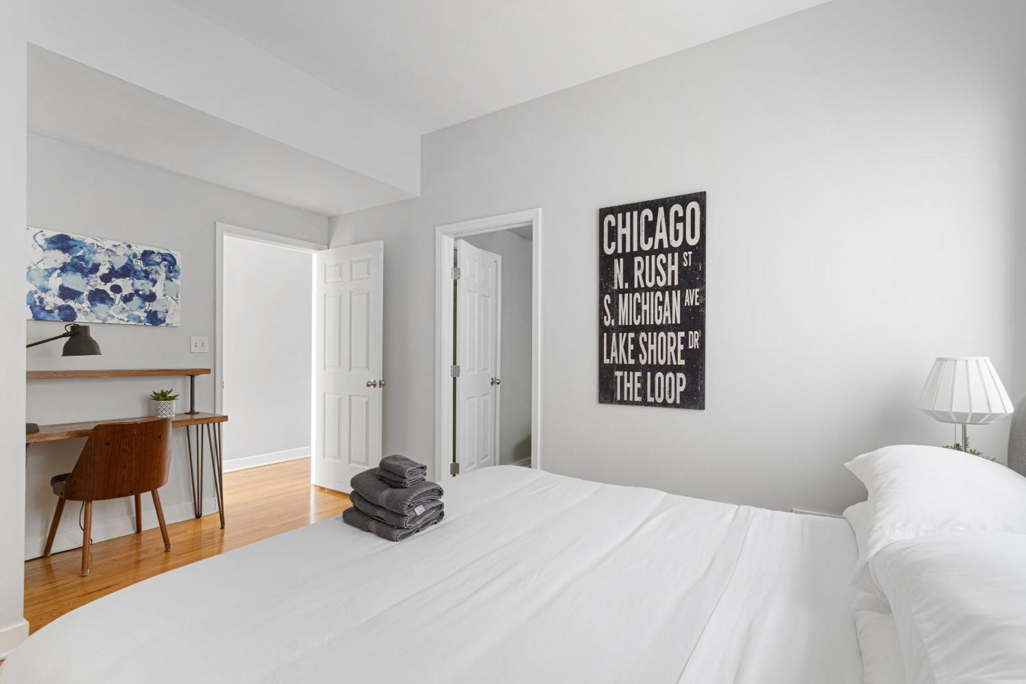 The Upscale Getaway Near Downtown Apartment *