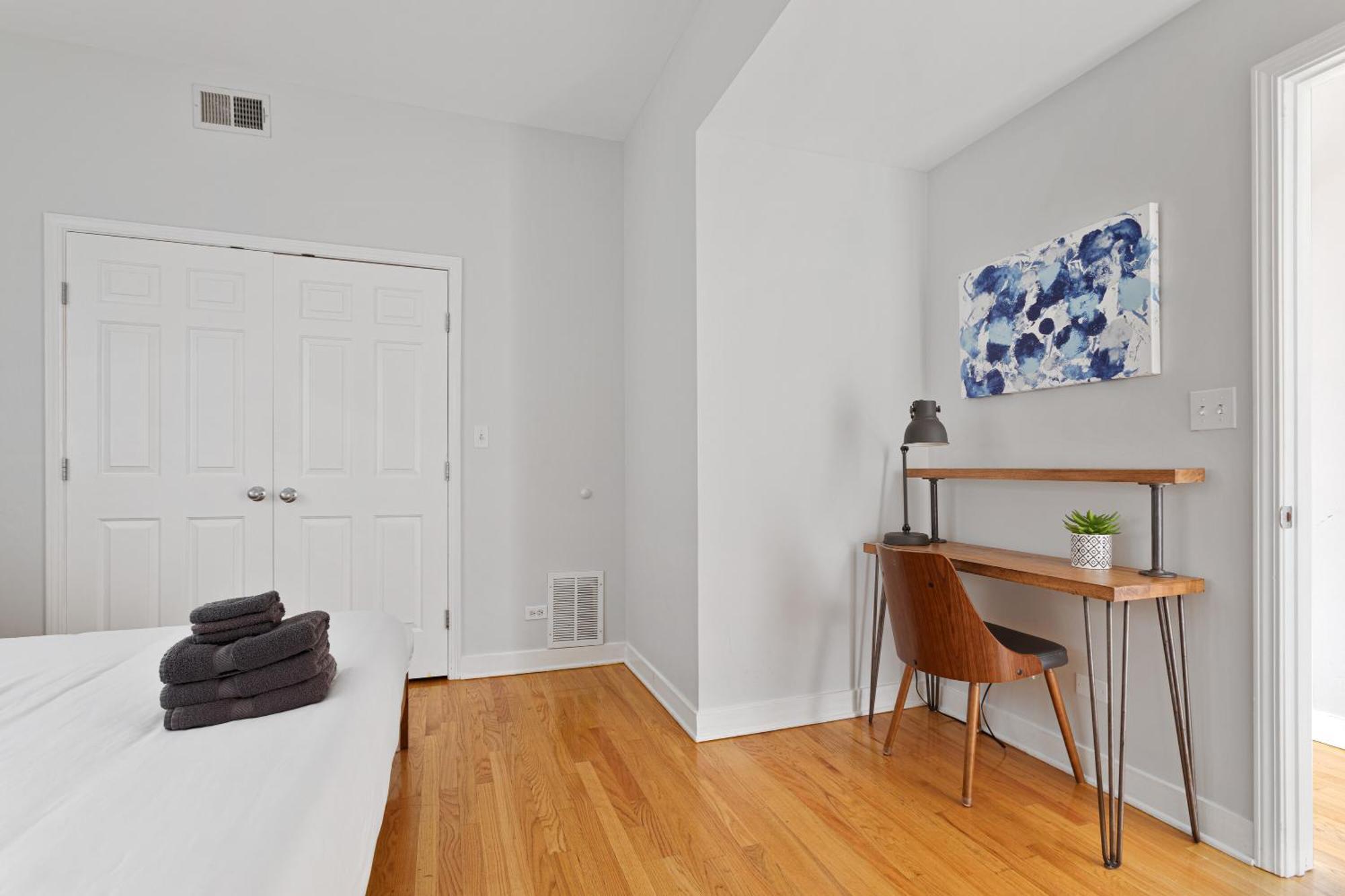 The Upscale Getaway Near Downtown Apartment