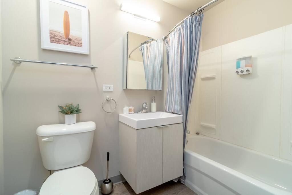Apartment Mccormick 2br/2ba King Beds With Gym And Optional Parking For Up To 6 Guests *