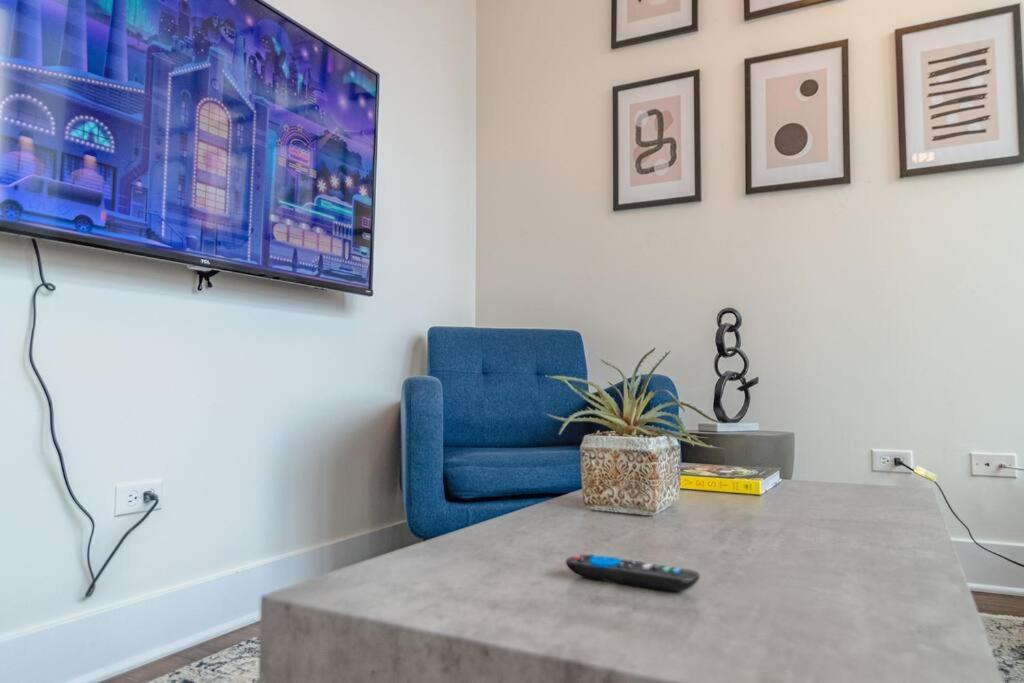 Mccormick Place 420 Friendly 3br/2ba With Optional Parking For Up To 8 Guests Apartment