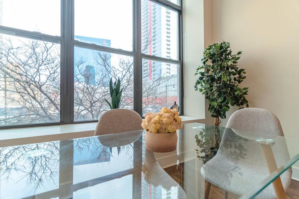 Mccormick Place 420 Friendly 3br/2ba With Optional Parking For Up To 8 Guests * Chicago