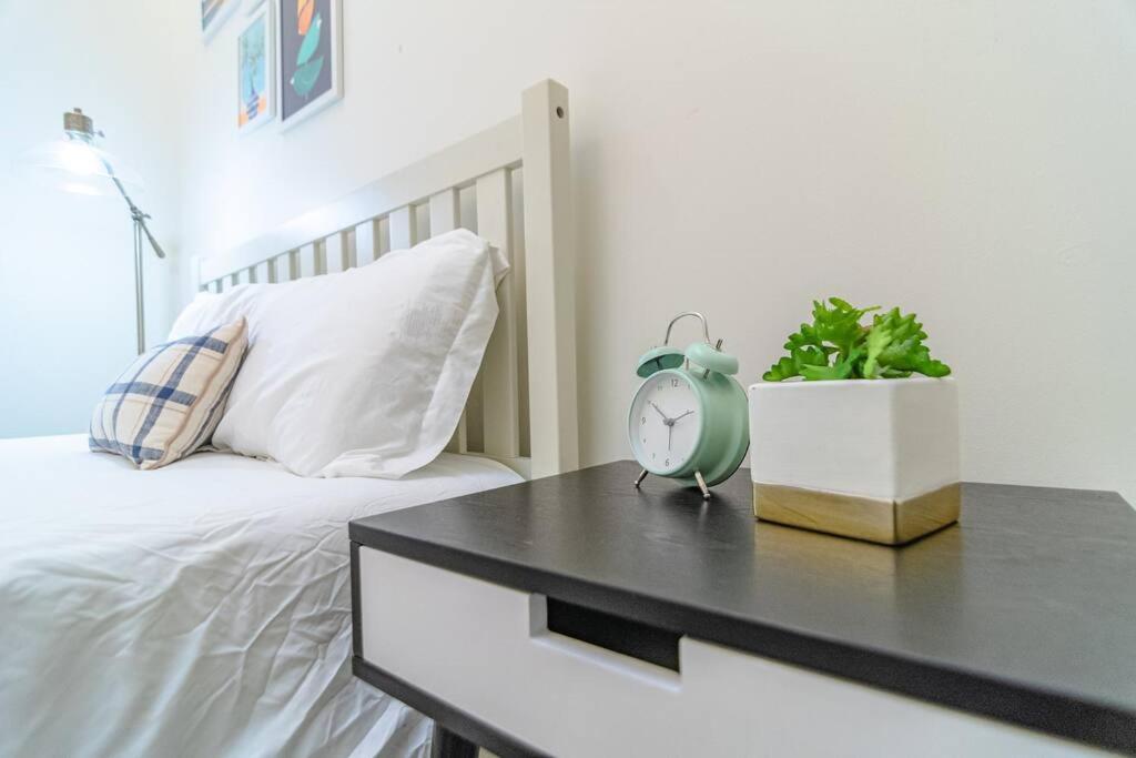 Mccormick Place 420 Friendly 2br/2ba With Optional Parking For Up To 6 Guests