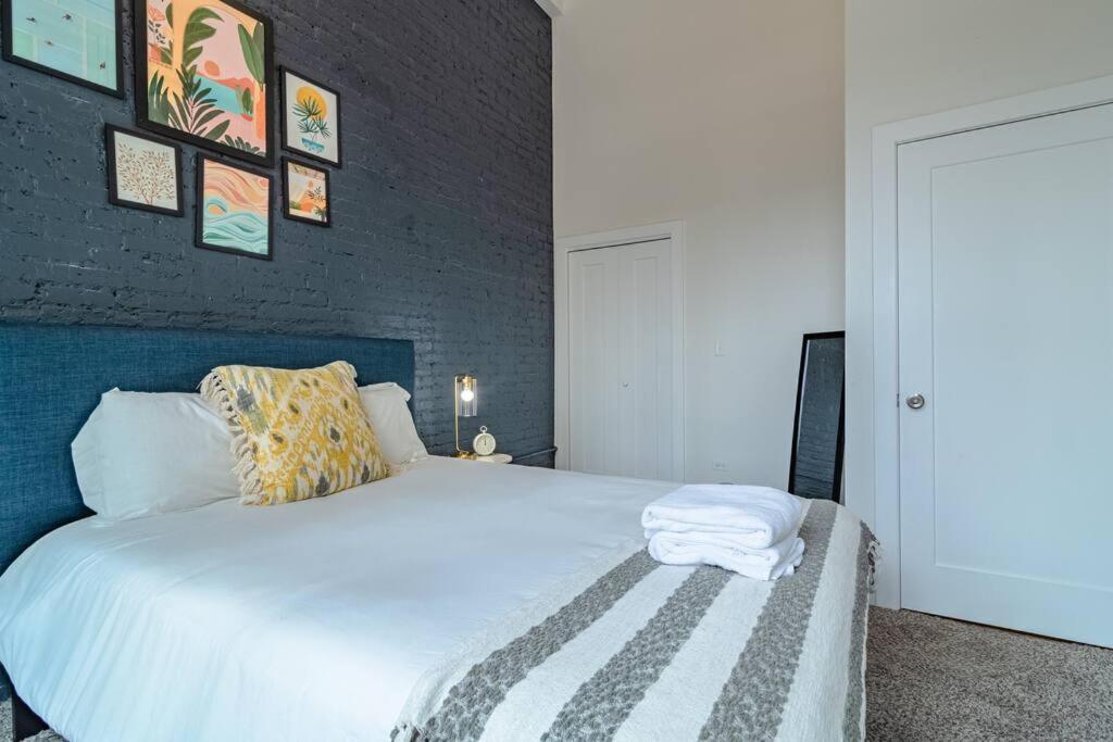Mccormick Place 420 Friendly 2br/2ba With Optional Parking For Up To 6 Guests Chicago