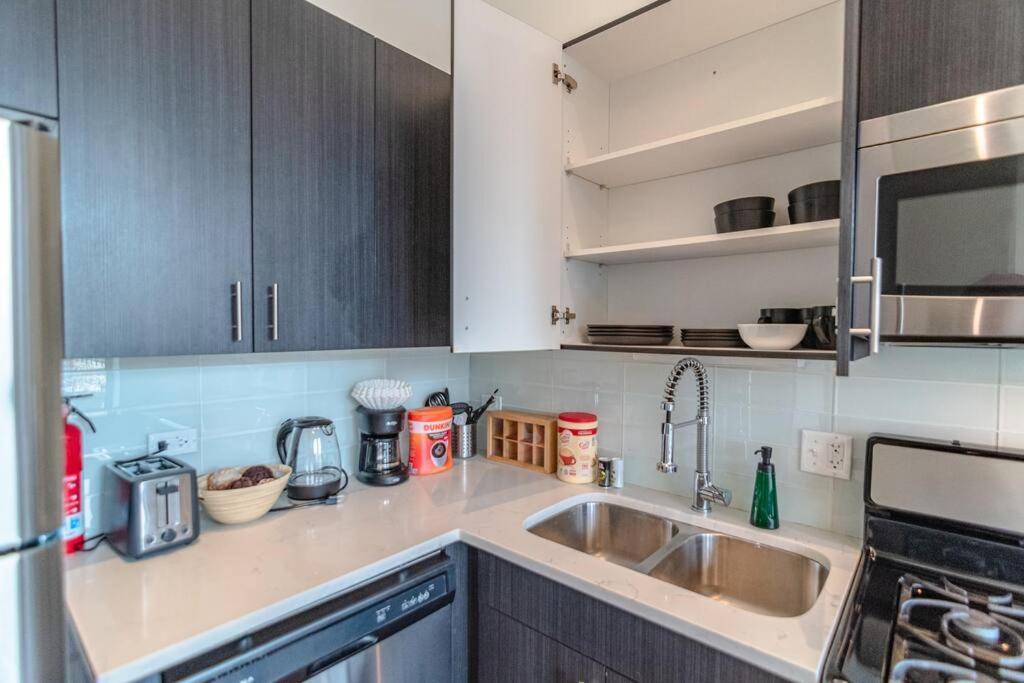 Apartment Mccormick Place 420 Friendly 2br/2ba With Optional Parking For Up To 6 Guests Chicago