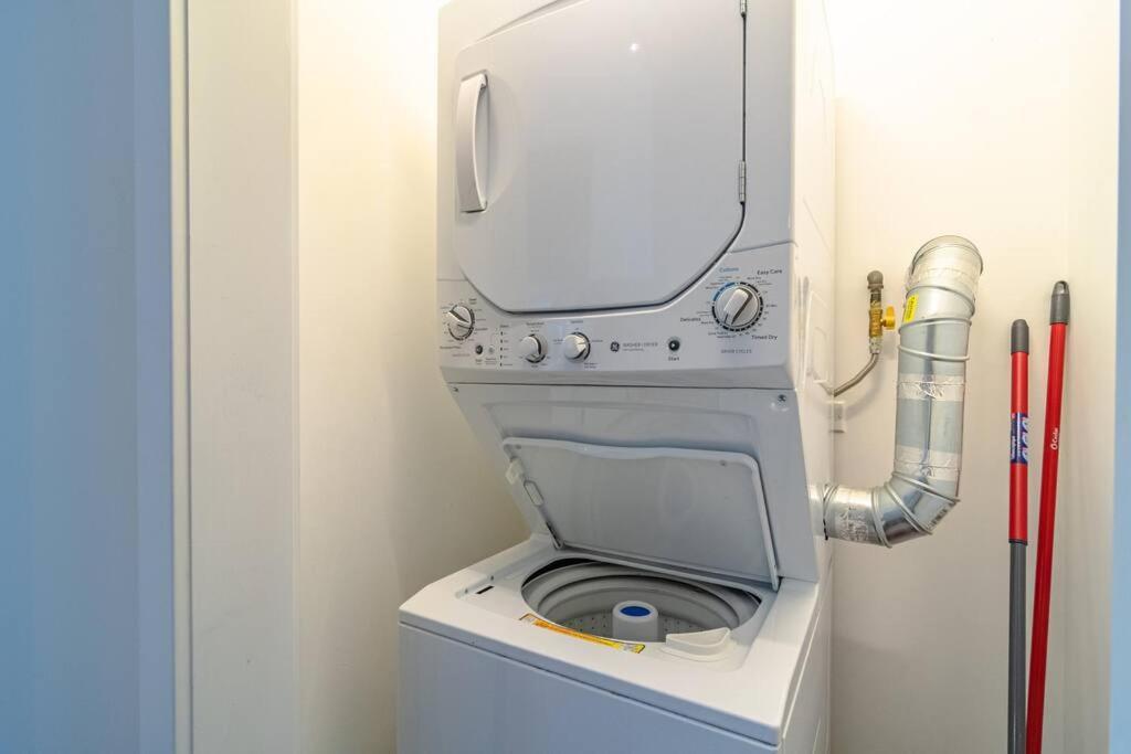 Mccormick Place 420 Friendly 2br/2ba With Optional Parking For Up To 6 Guests Chicago