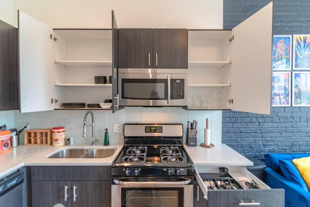Mccormick Place 420 Friendly 2br/2ba With Optional Parking For Up To 6 Guests Apartment