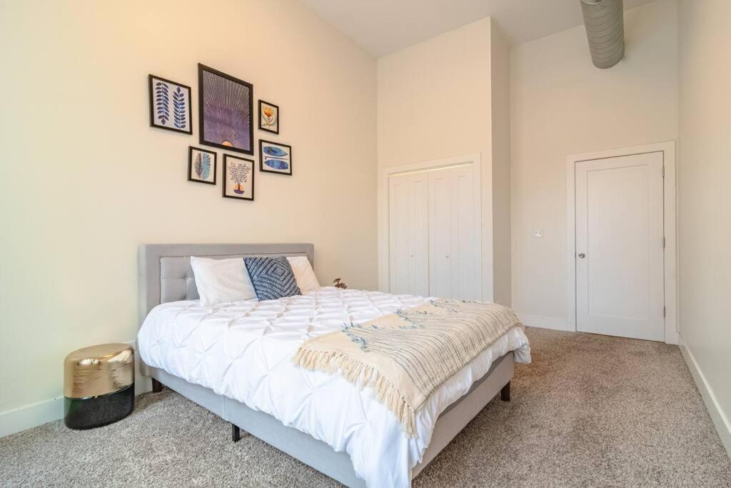 Apartment Mccormick Place 420 Friendly 3br/2ba With Optional Parking For Up To 8 Guests Chicago