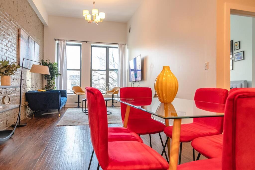 Mccormick Place 420 Friendly 3br/2ba With Optional Parking For Up To 8 Guests * Chicago