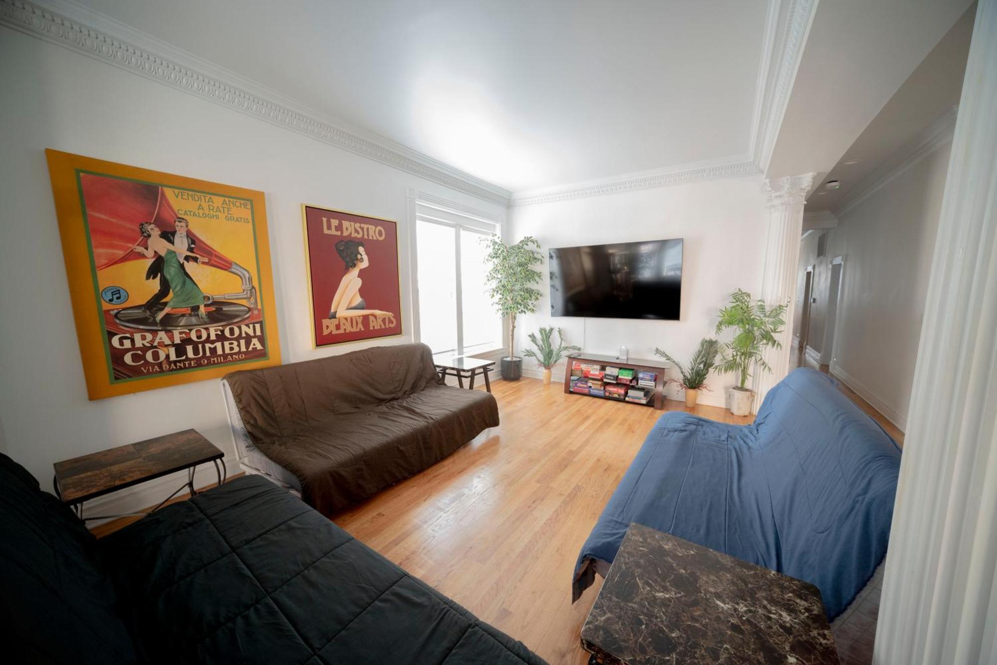 Apartamento Club Salon Sleeps 10-20 Free Parking & Tv Chicago