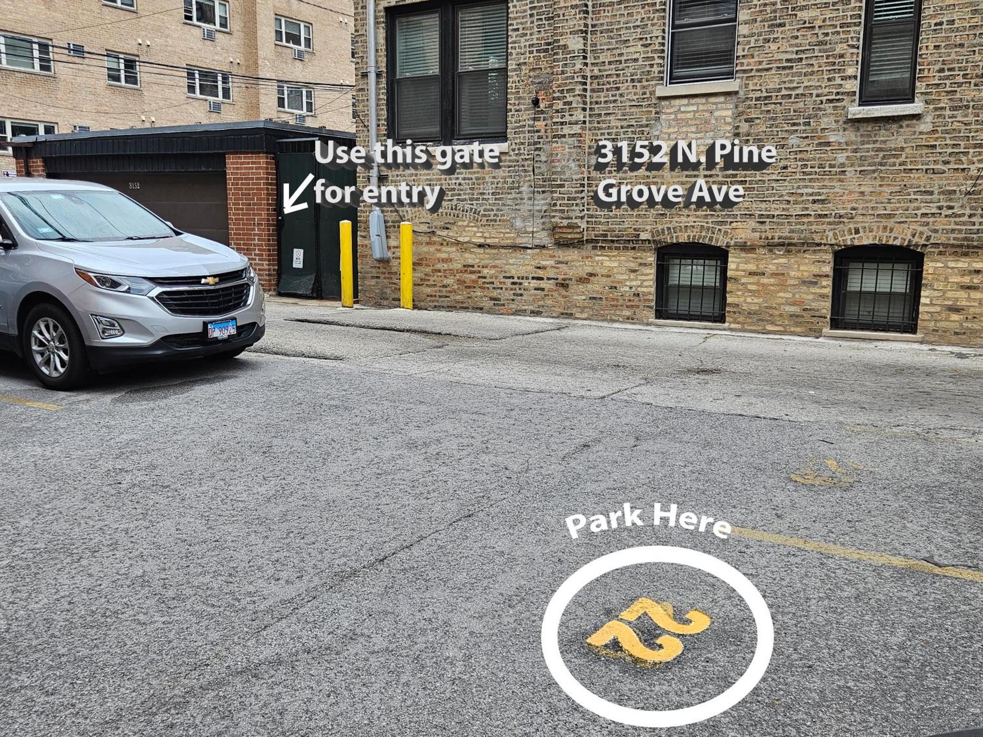 Club Salon Sleeps 10-20 Free Parking & Tv Chicago