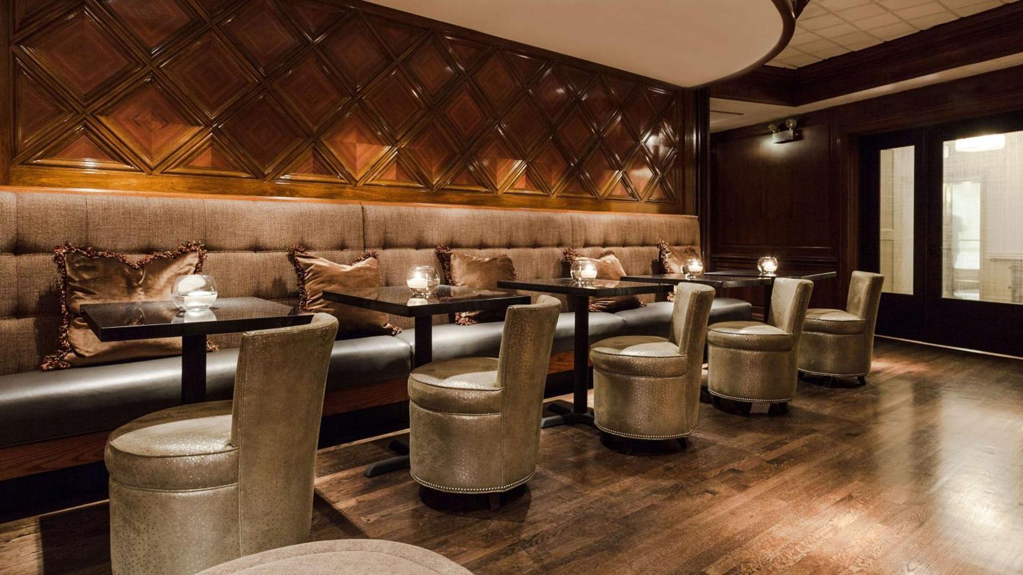 The Whitehall Hotel, Best Western Premier Collection 3* Chicago