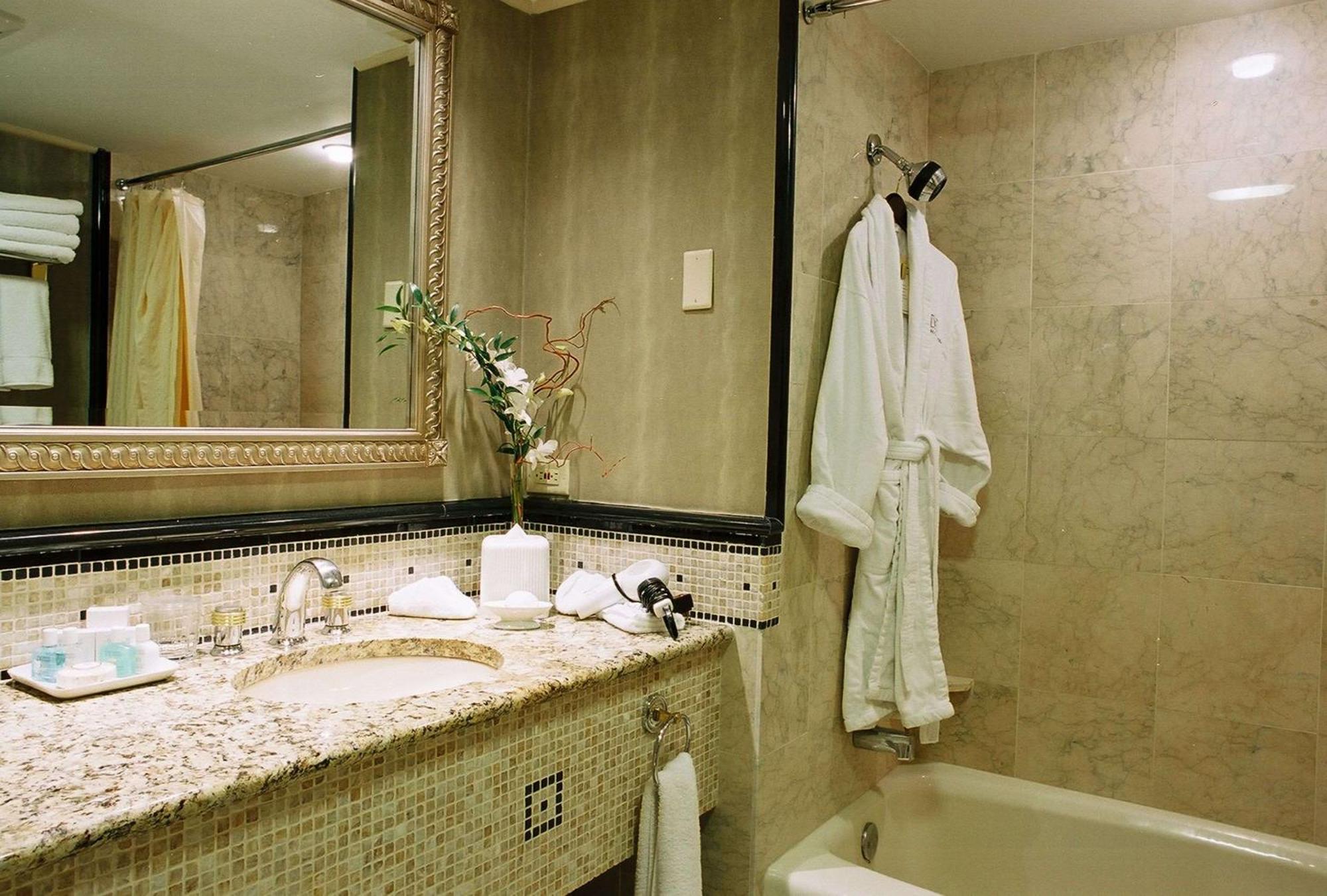 The Whitehall Hotel, Best Western Premier Collection Hotel Chicago