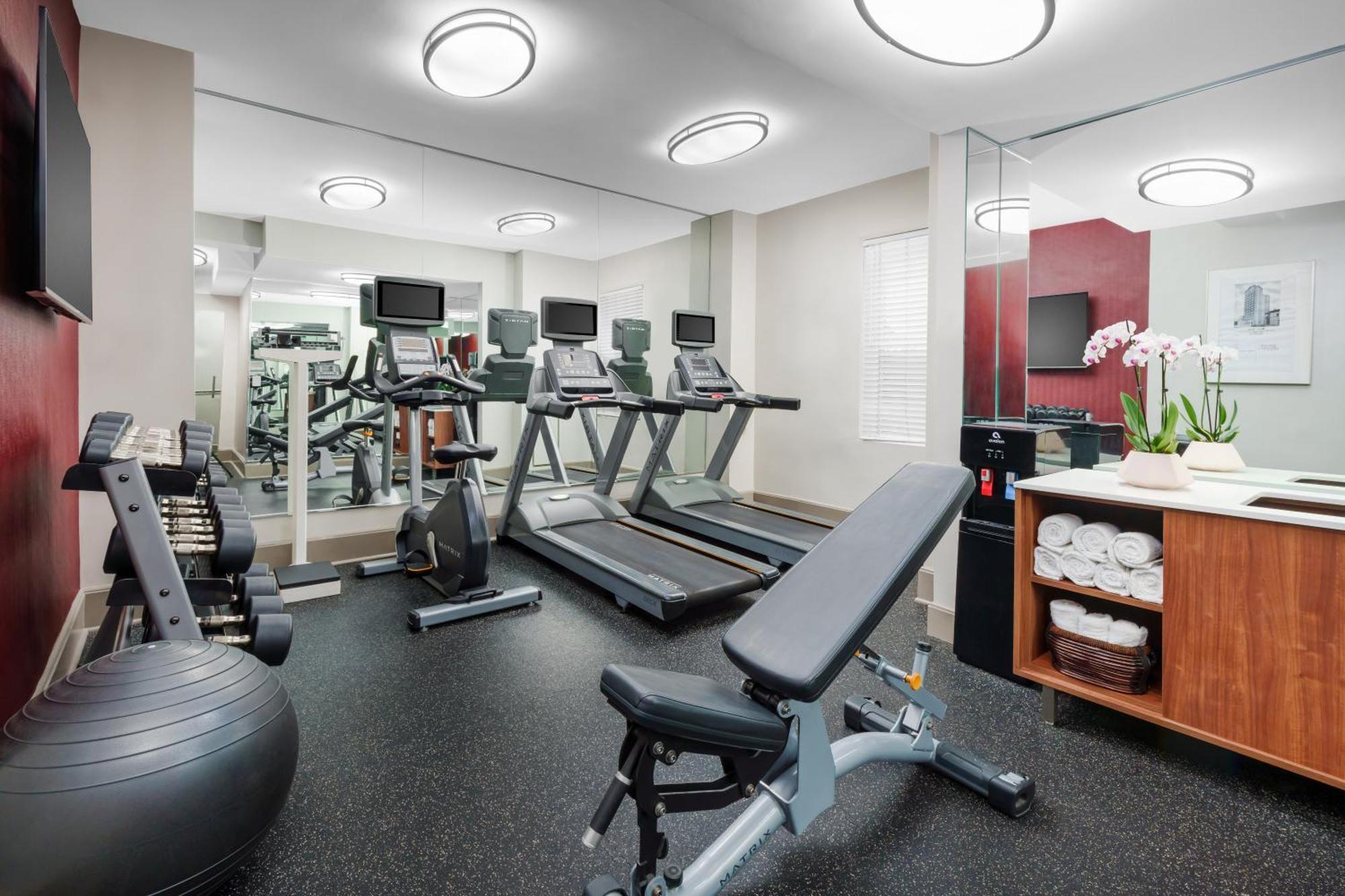 Hotel Holiday Express - Magnificent Mile By Ihg