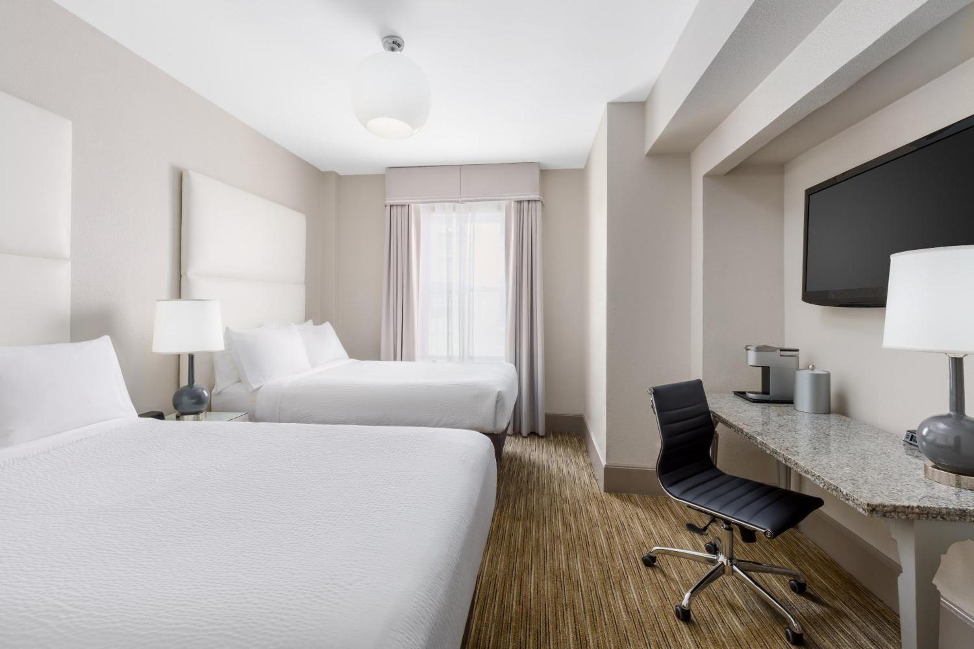 Holiday Express - Magnificent Mile By Ihg