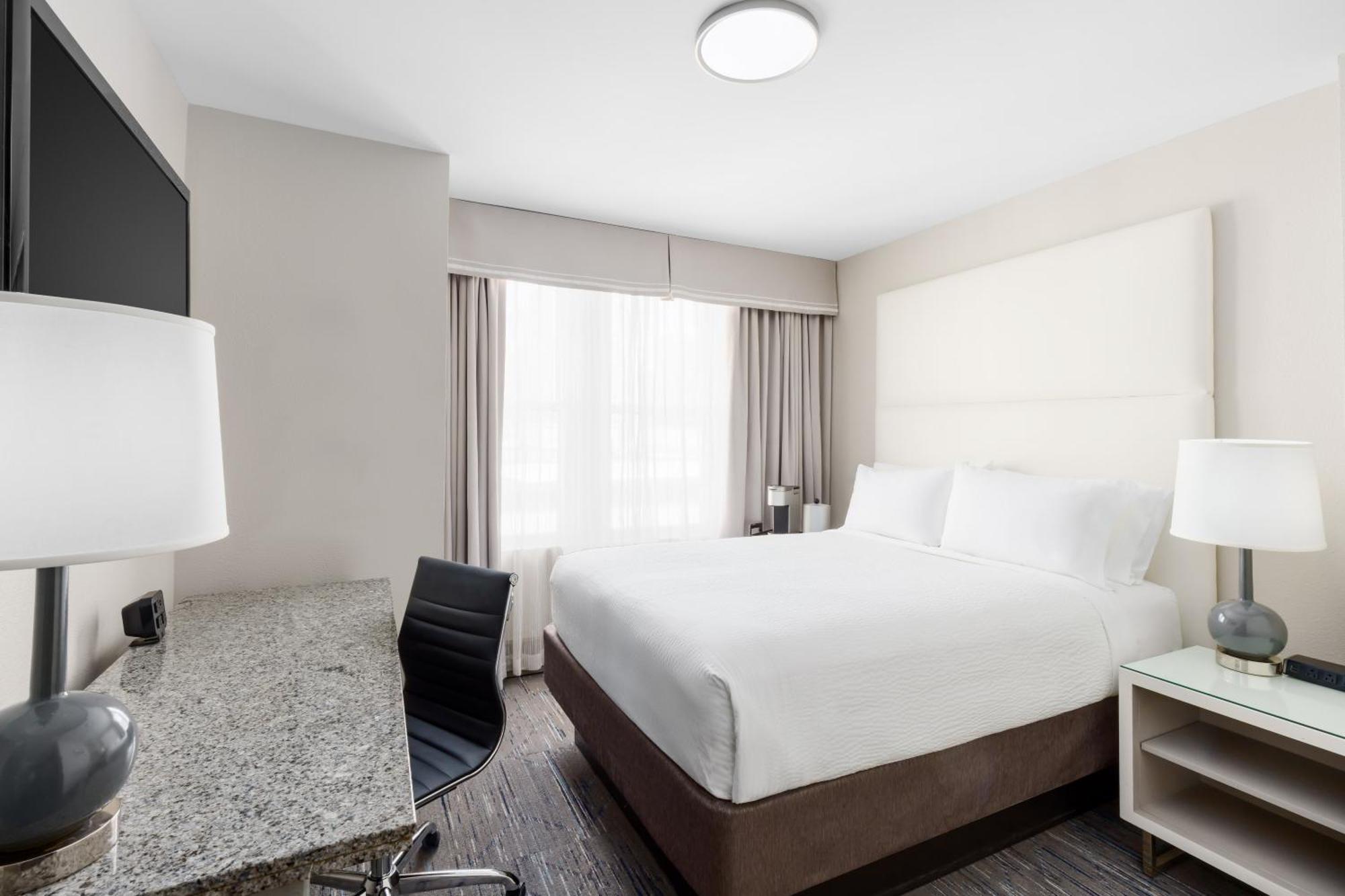 Holiday Express - Magnificent Mile By Ihg Hotel 3*