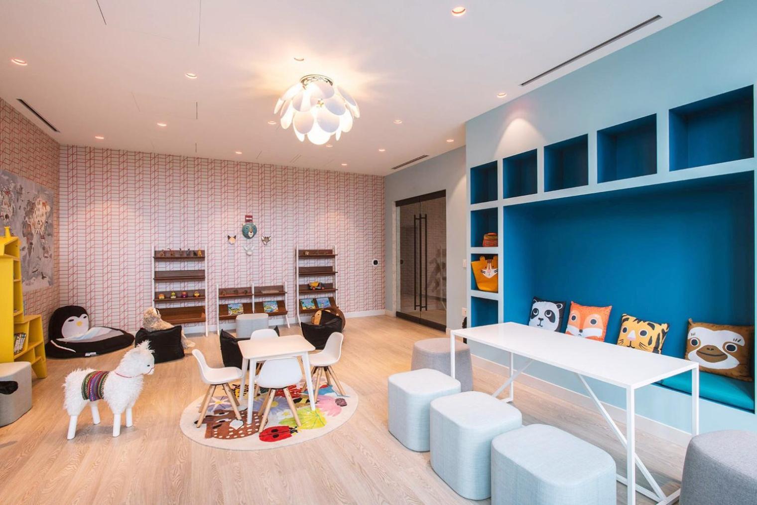 S Loop 1br W Pool Lounge Nr Cta Trains Chi-353