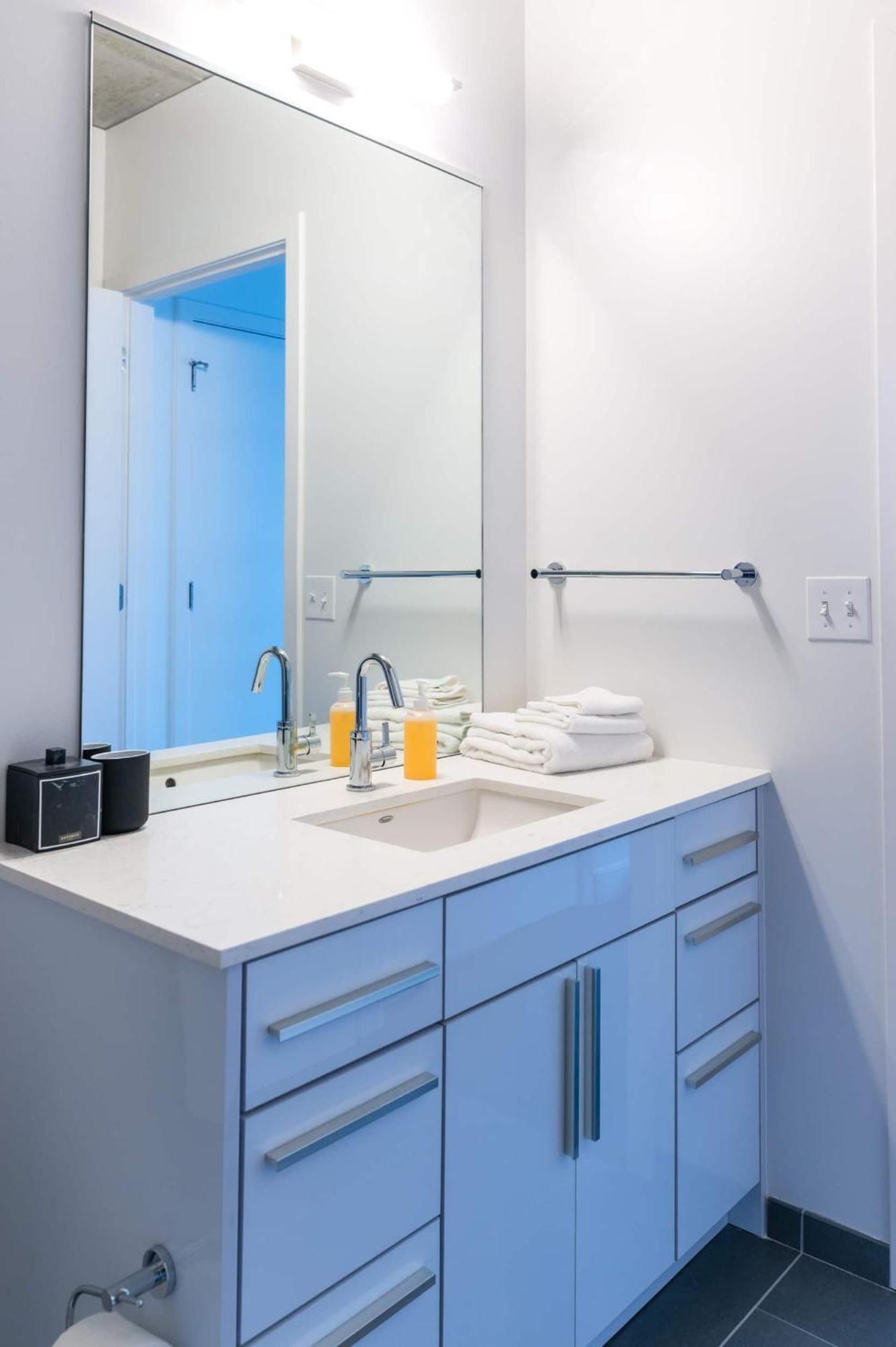 Apartment 2br Executive With Fast Wi-fi *