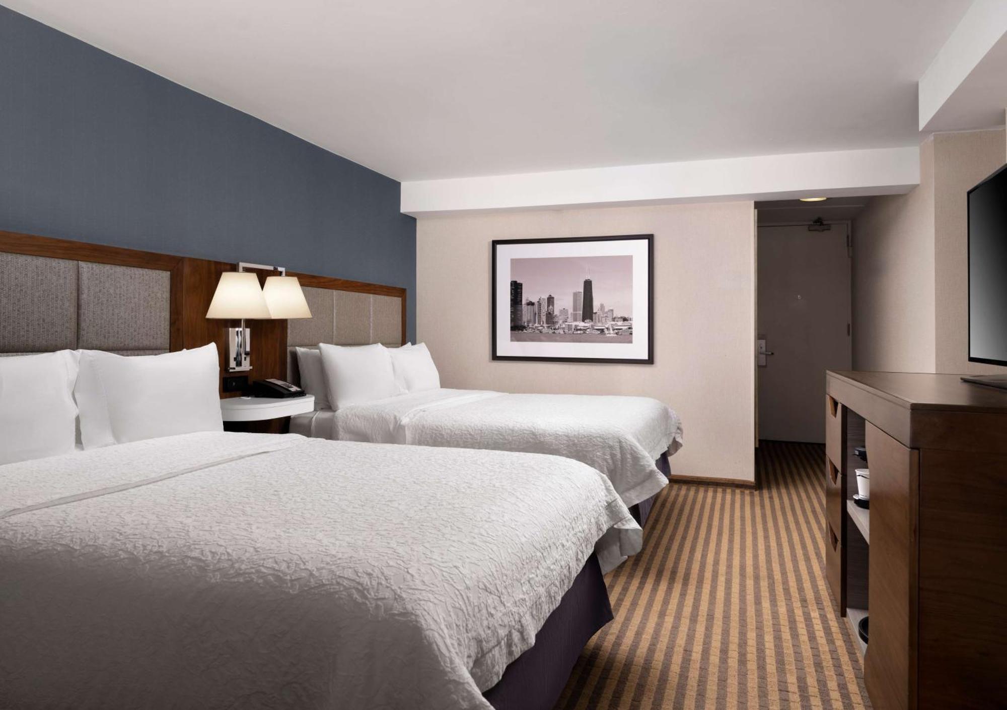 Hotel Hampton Downtown/magnificent Mile 3*