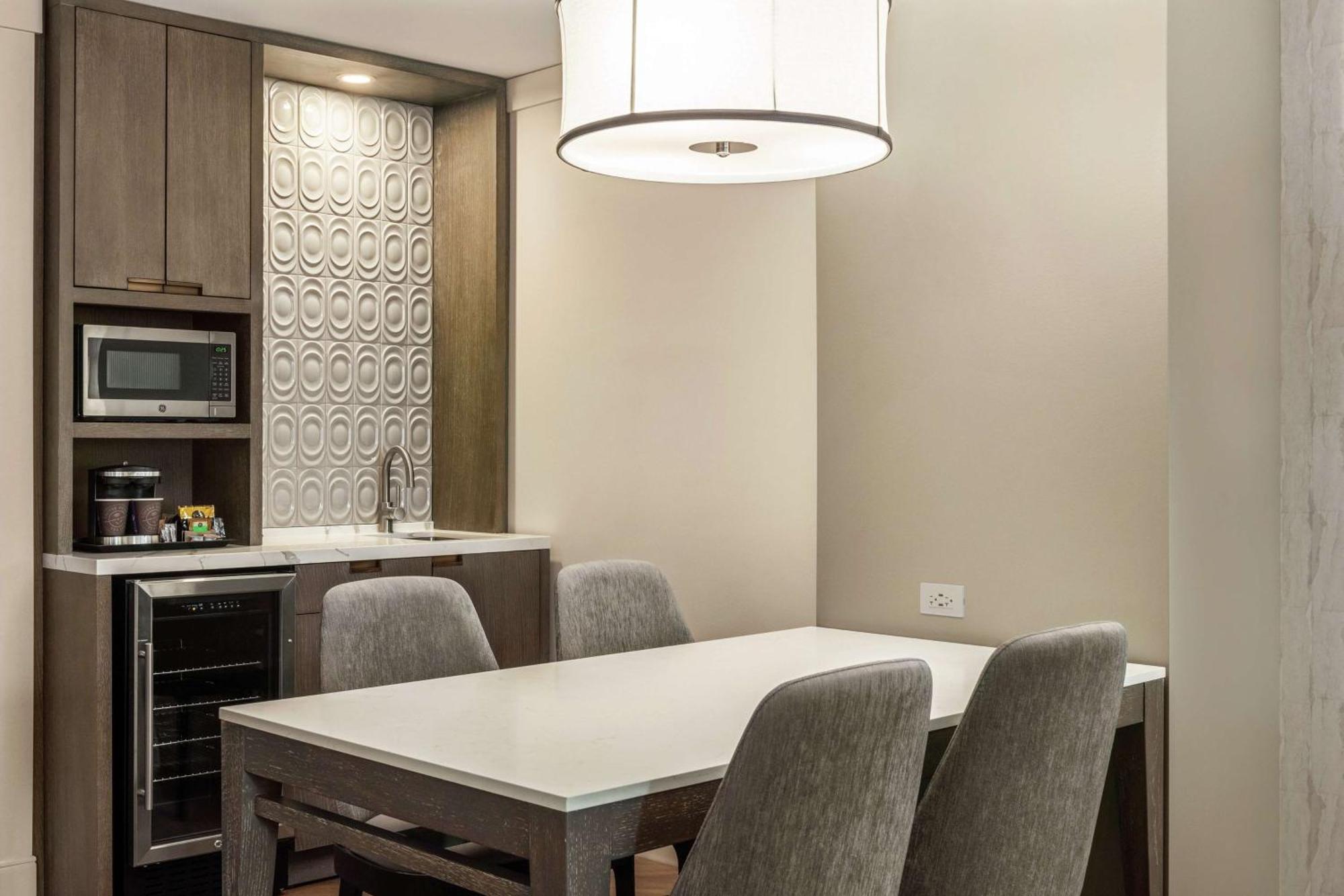 Hilton Grand Vacations Club Magnificent Mile Chicago
