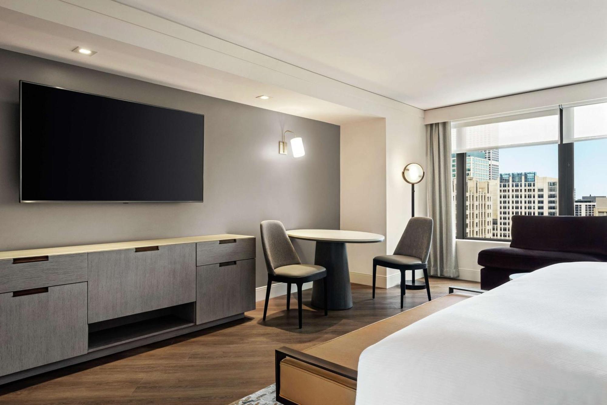Hilton Grand Vacations Club Magnificent Mile Hotel 3*