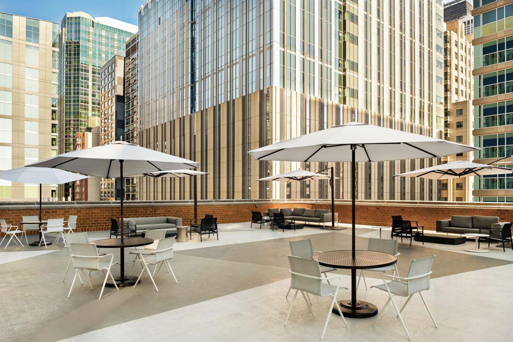 Hilton Grand Vacations Club Magnificent Mile Chicago