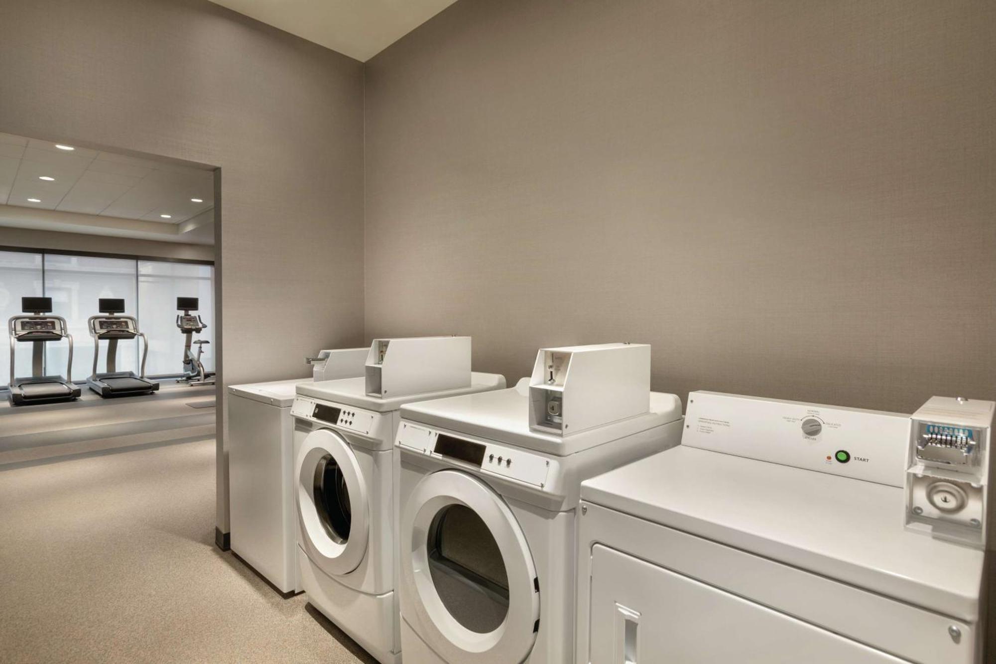 Home2 By Hilton River North Hotel 3*