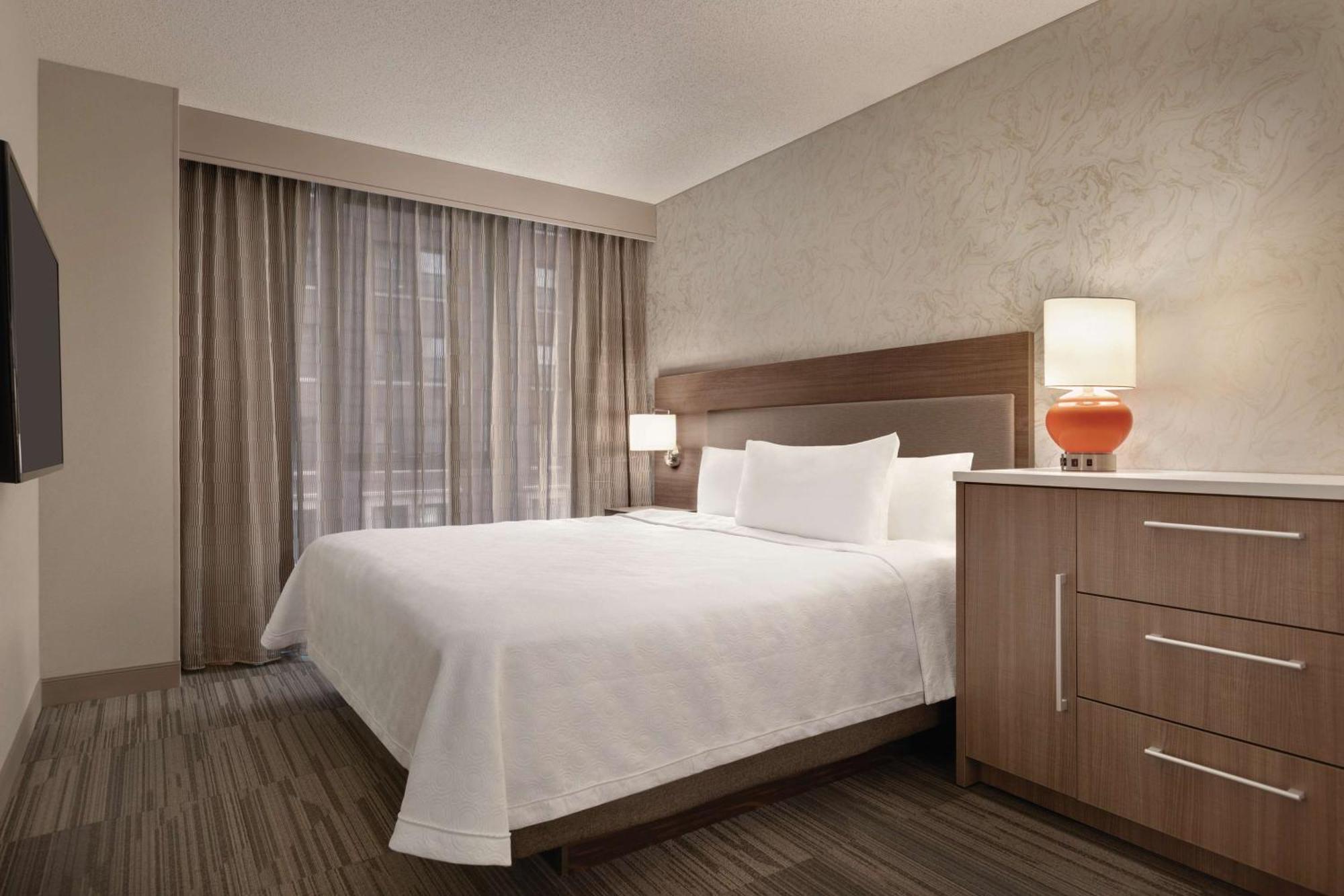 Home2 By Hilton River North Hotel 3*