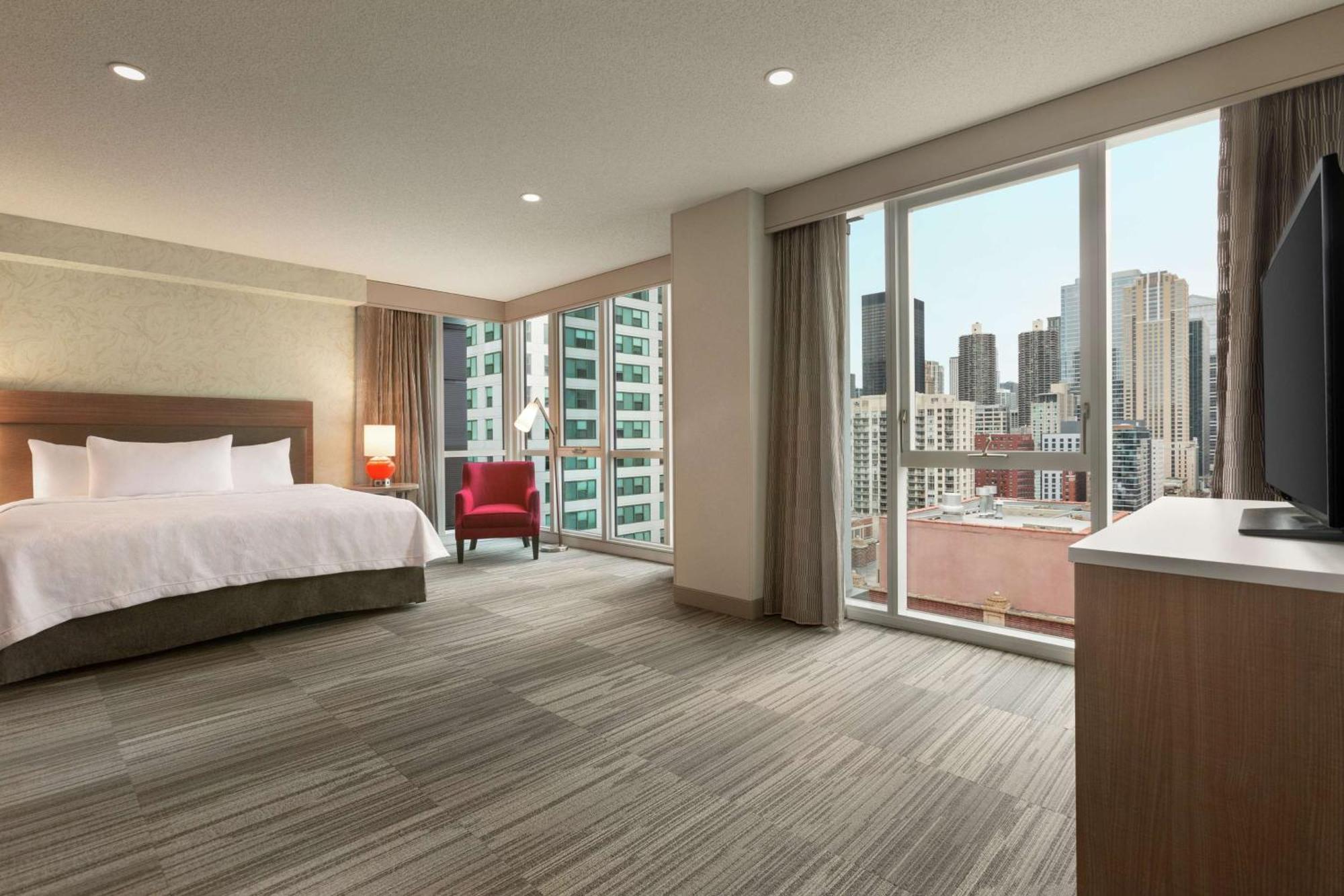 Home2 By Hilton River North Hotel