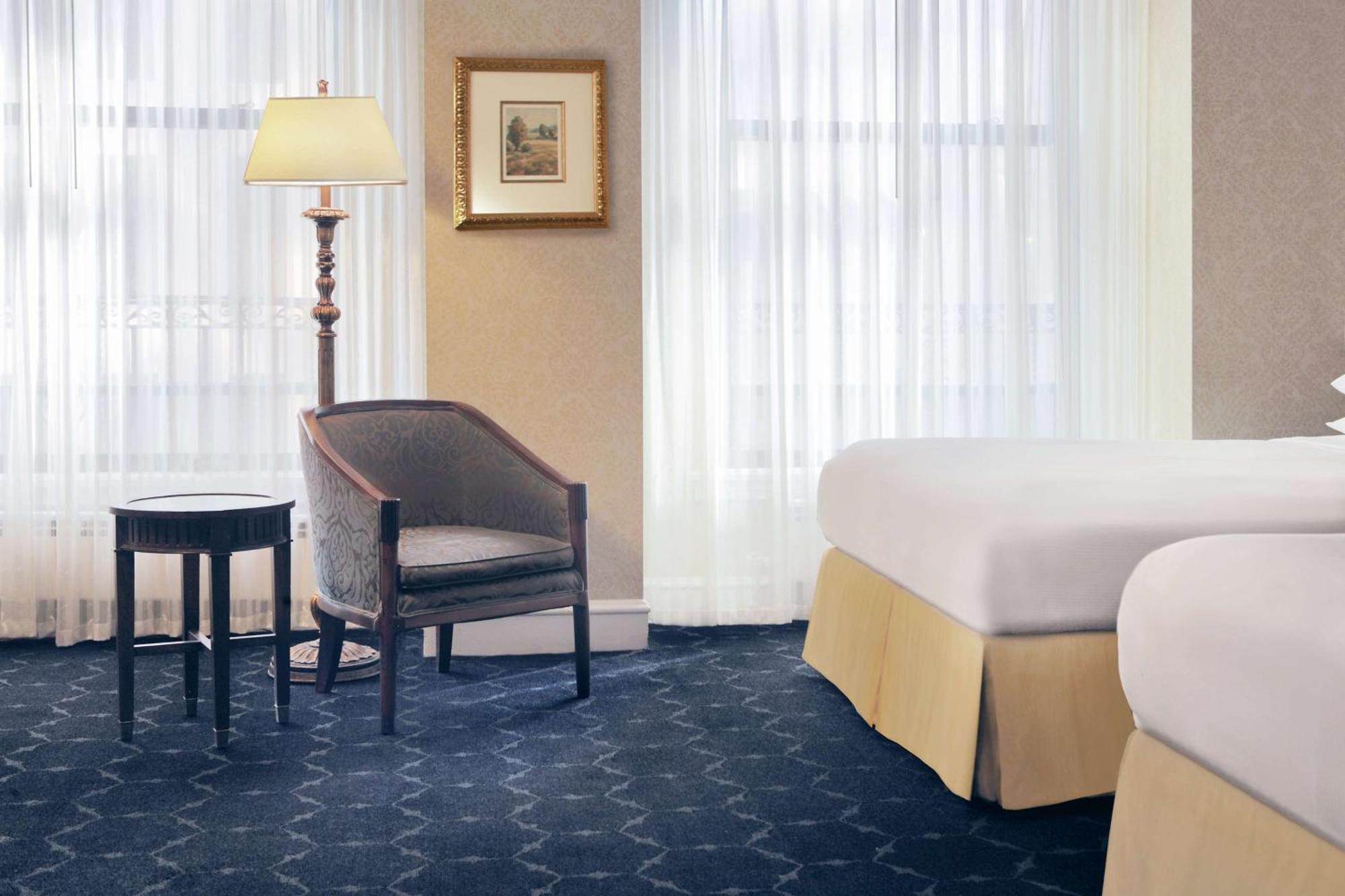 The Drake Hotel 4*