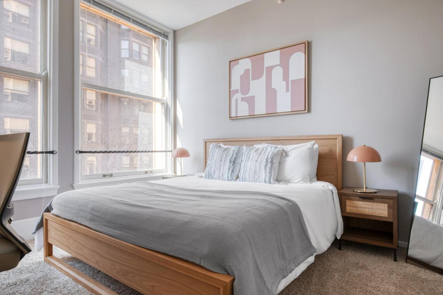 Loop 2br W Gym Doorman Nr L Chi-813