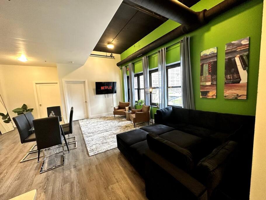 Mccormick 3br/2ba Family Oasis For Up To 8 Guests With Optional Parking And Gym Access Apartment