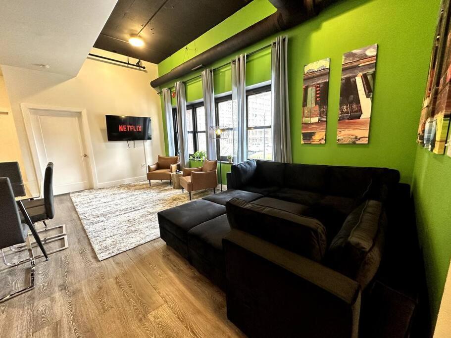 Mccormick 3br/2ba Family Oasis For Up To 8 Guests With Optional Parking And Gym Access *