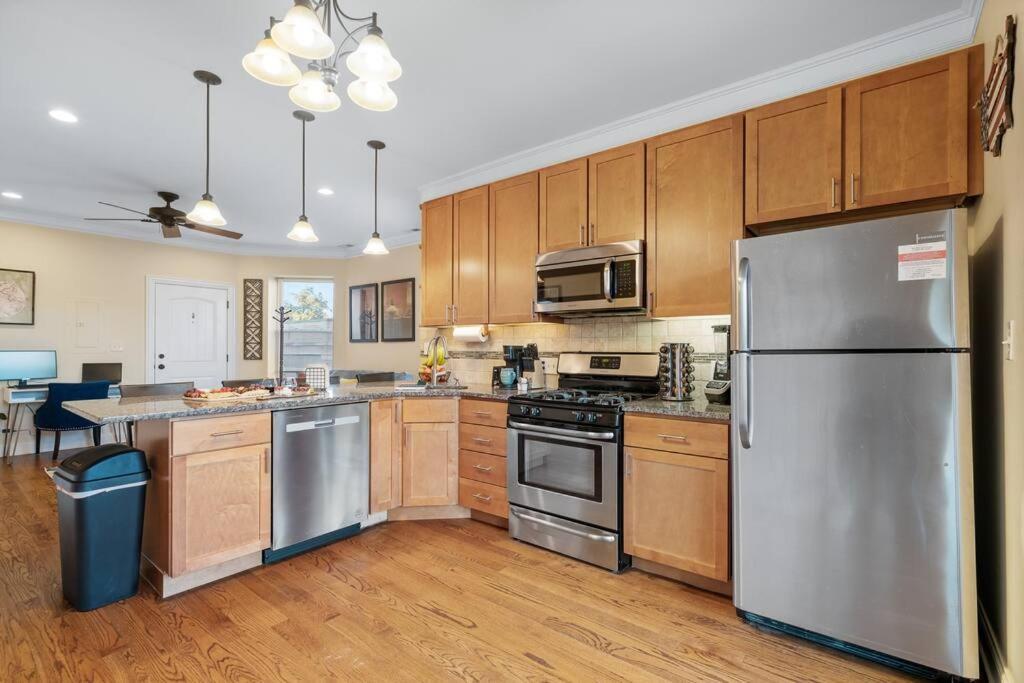 Apartment New! 1 Garage Spot Included! Near Brown Line! North Center/st. Ben's Location! *