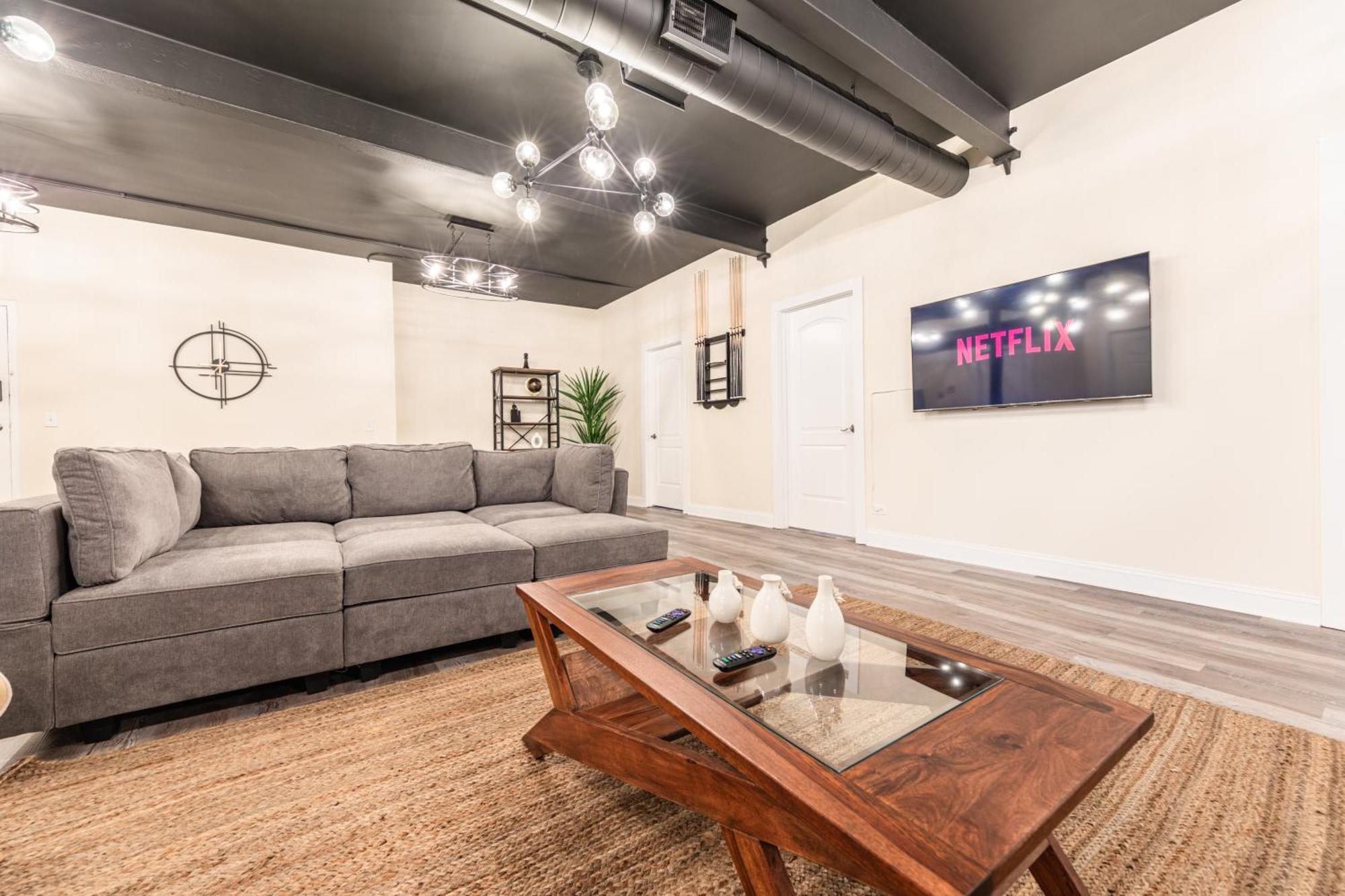 Mccormick Place 5 Bed Family Unit With Pool Table And Optional Parking Apartamento