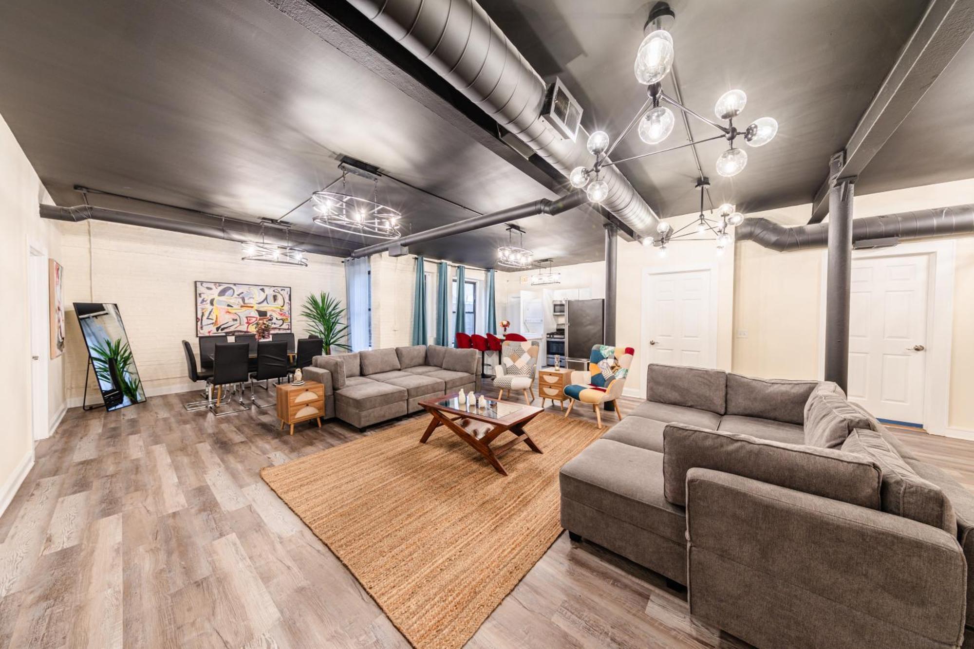 Apartamento Mccormick Place 5 Bed Family Unit With Pool Table And Optional Parking *