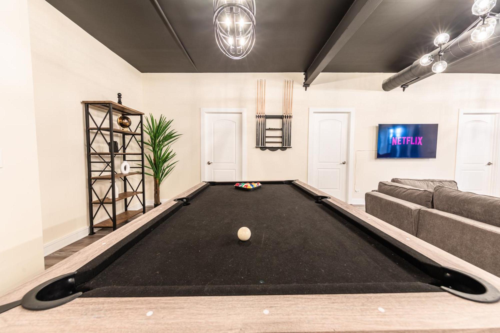 Mccormick Place 5 Bed Family Unit With Pool Table And Optional Parking * Chicago