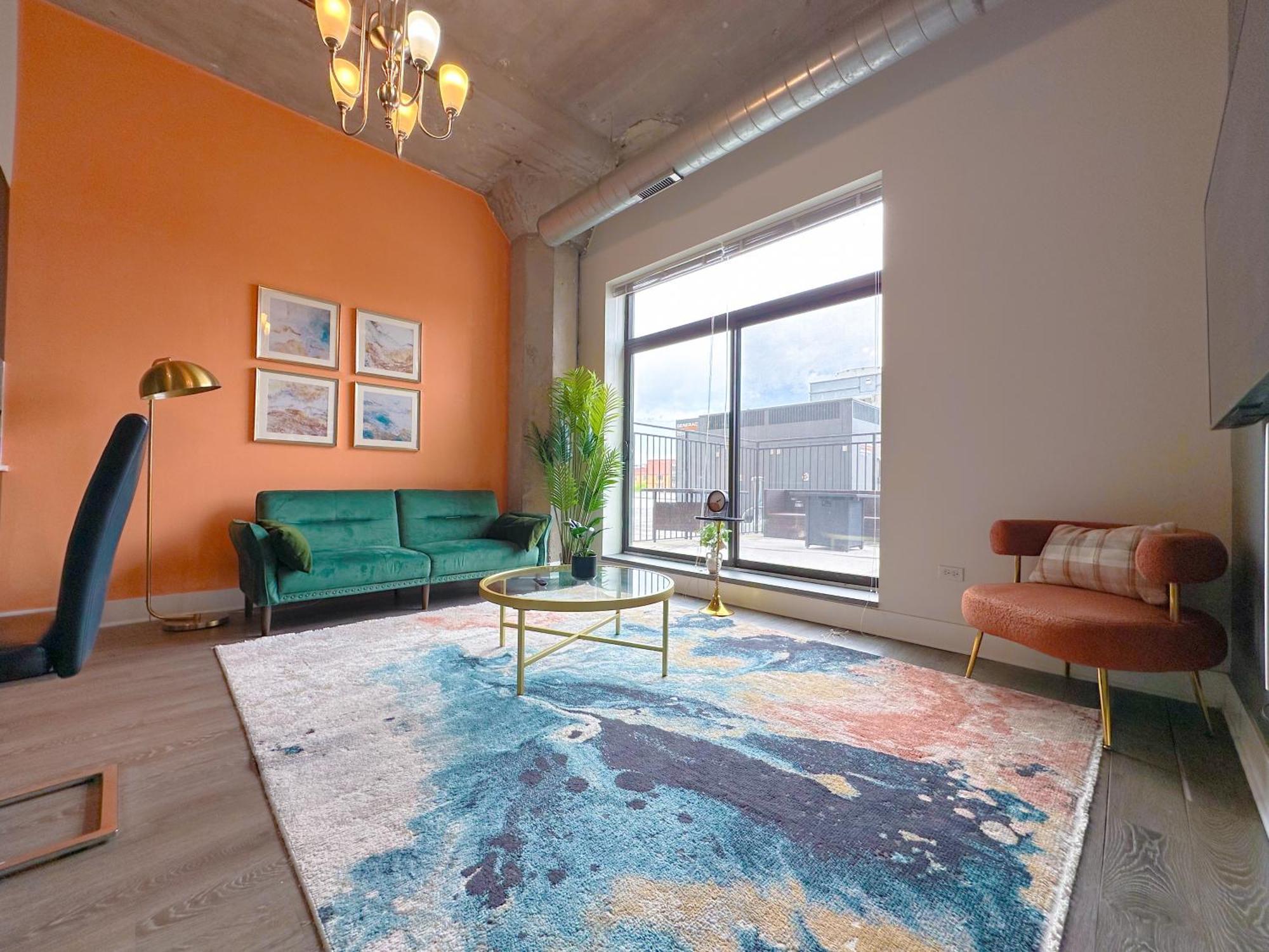 Apartment Mccormick Patio Skyline Unit For Up To 6 Guests With Optional Parking Chicago