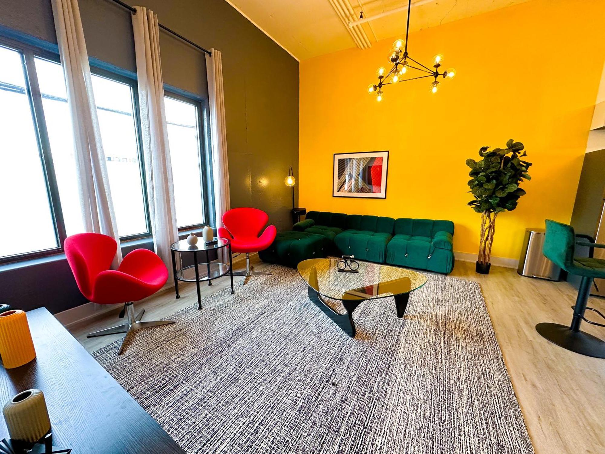 Mccormick 5br-3ba Luxury For Groups Of Up To 12 Guests With Gym Access And Optional Parking *
