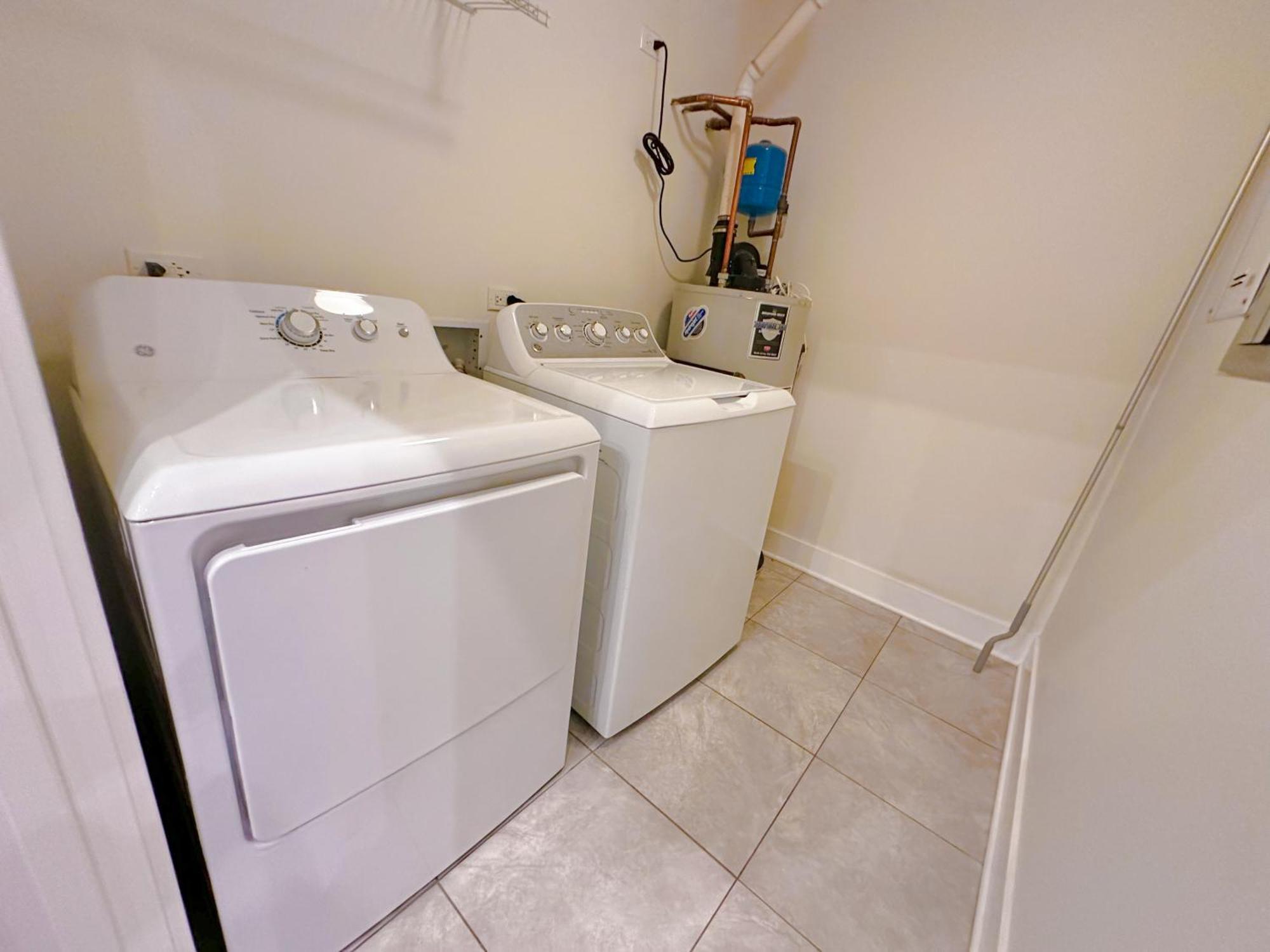 Mccormick Place 420 Friendly 3br/2ba With Optional Parking For Up To 8 Guests