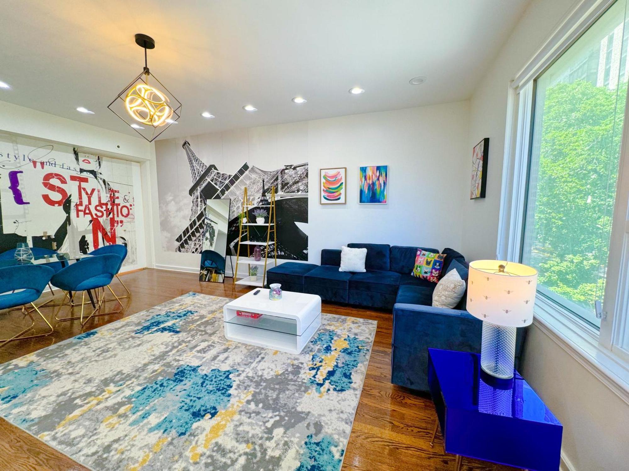 French Design Luxurious Downtown 3br Sleeps 8 Guests Chicago