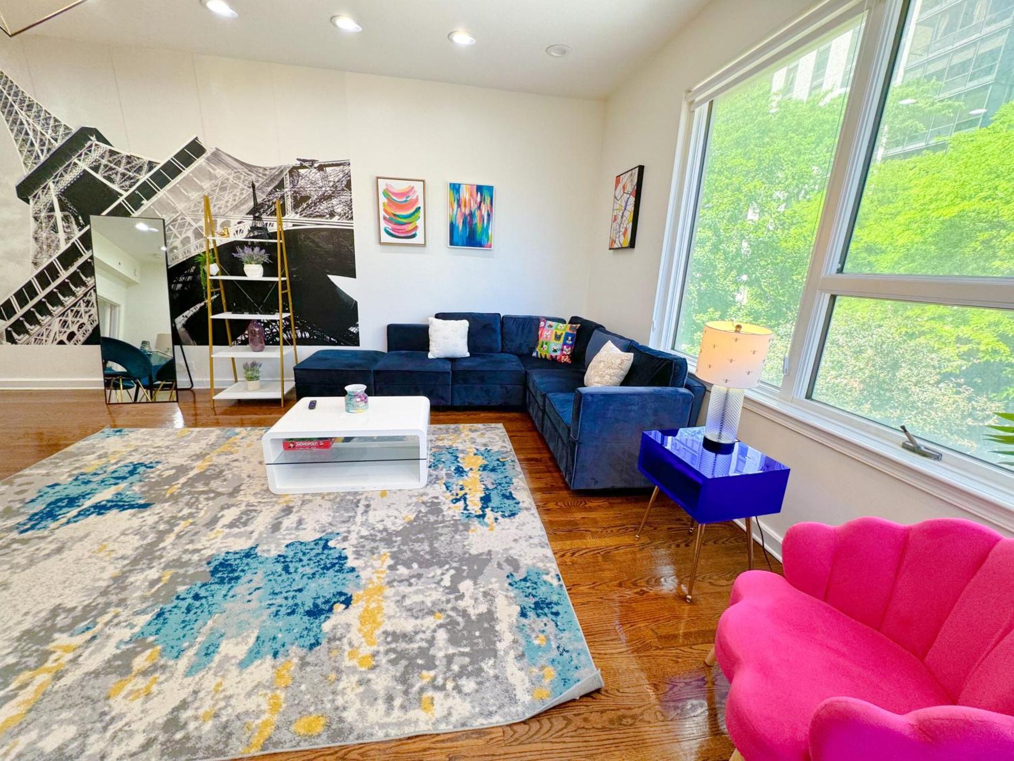 French Design Luxurious Downtown 3br Sleeps 8 Guests Apartment Chicago