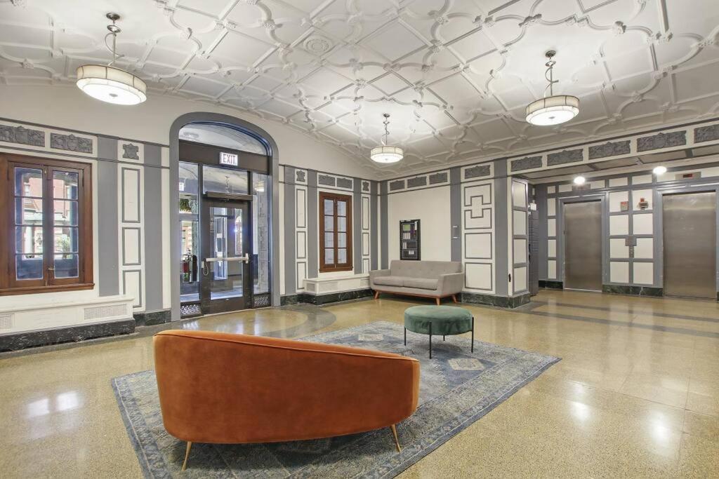 Sleek & Spacious 3br - Hyde Park 1004 Chicago