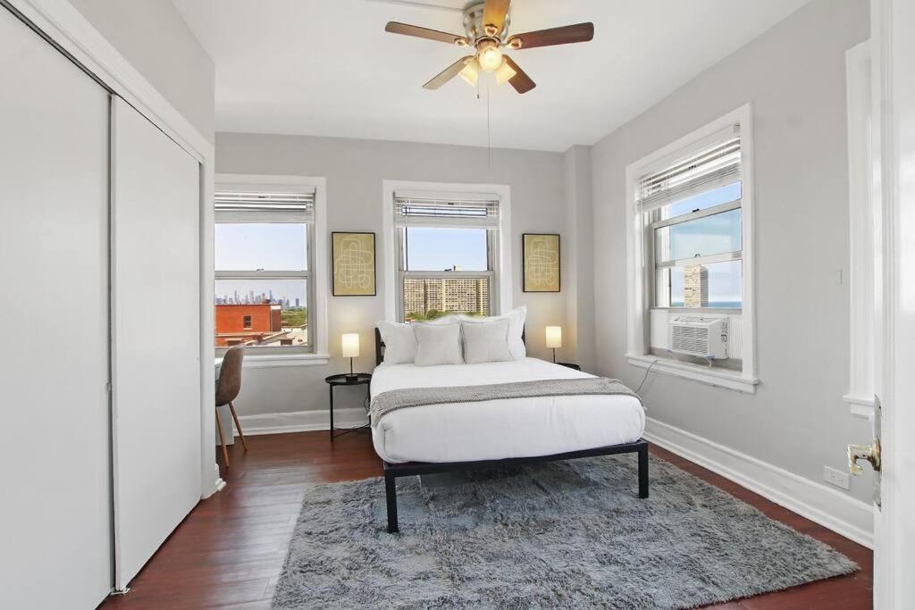 Sleek & Spacious 3br - Hyde Park 1004 Chicago