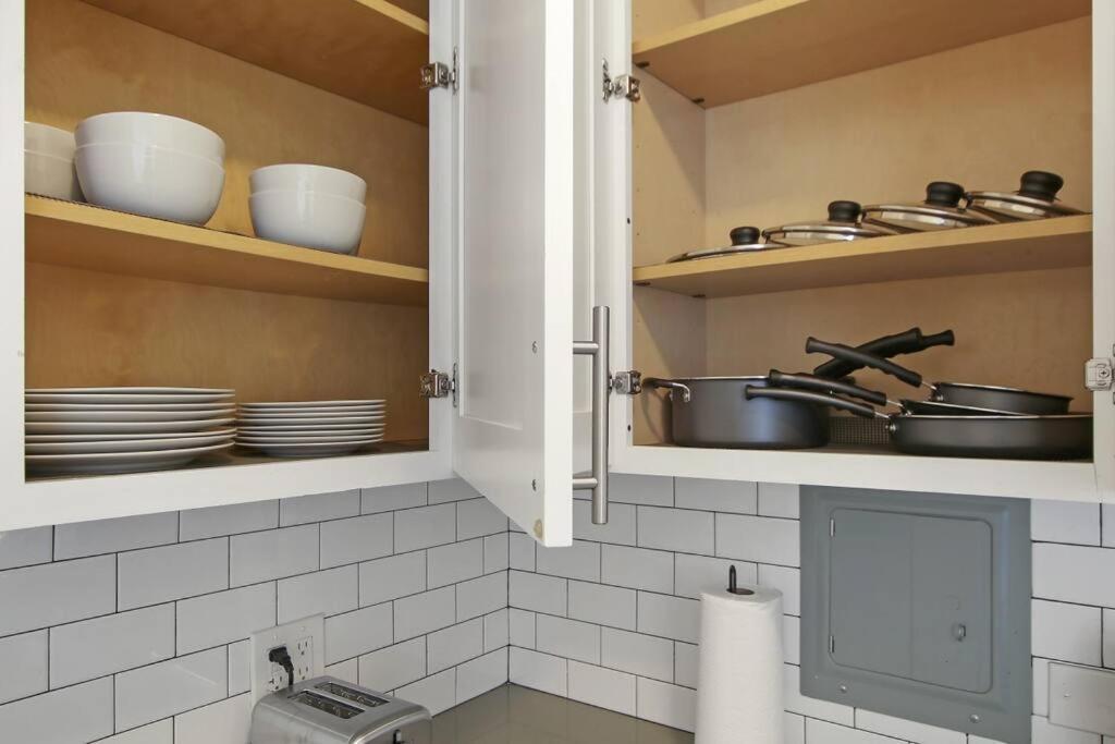 Sleek & Spacious 3br - Hyde Park 1004 * Chicago