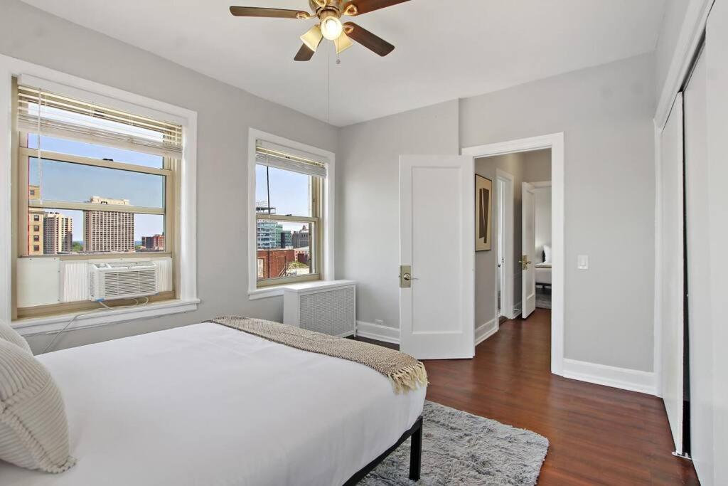 Sleek & Spacious 3br - Hyde Park 1004