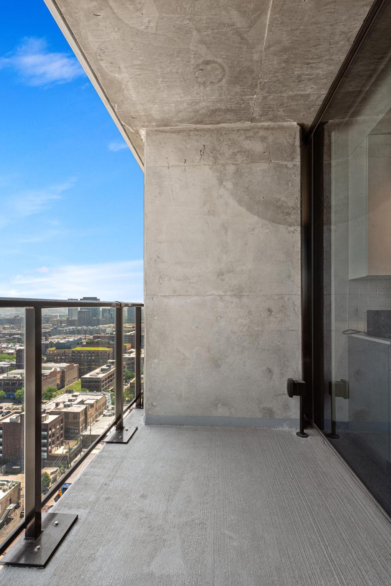 Fulbrix Bright Designer With West Loop Views Apartment Chicago