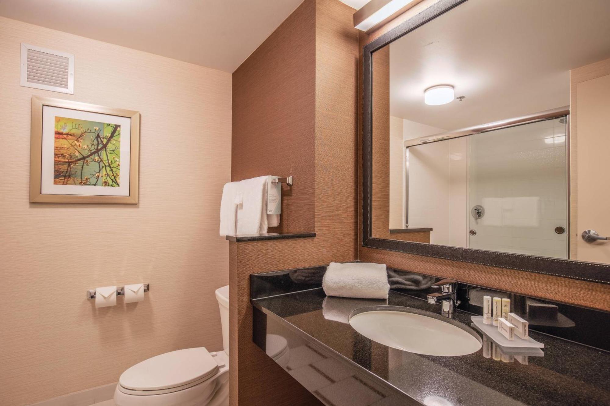 Fairfield And Downtown-river North Hotel 3*